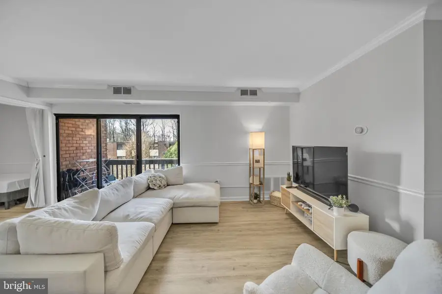 10725 W West Dr #303, Fairfax, VA 22030 - #2