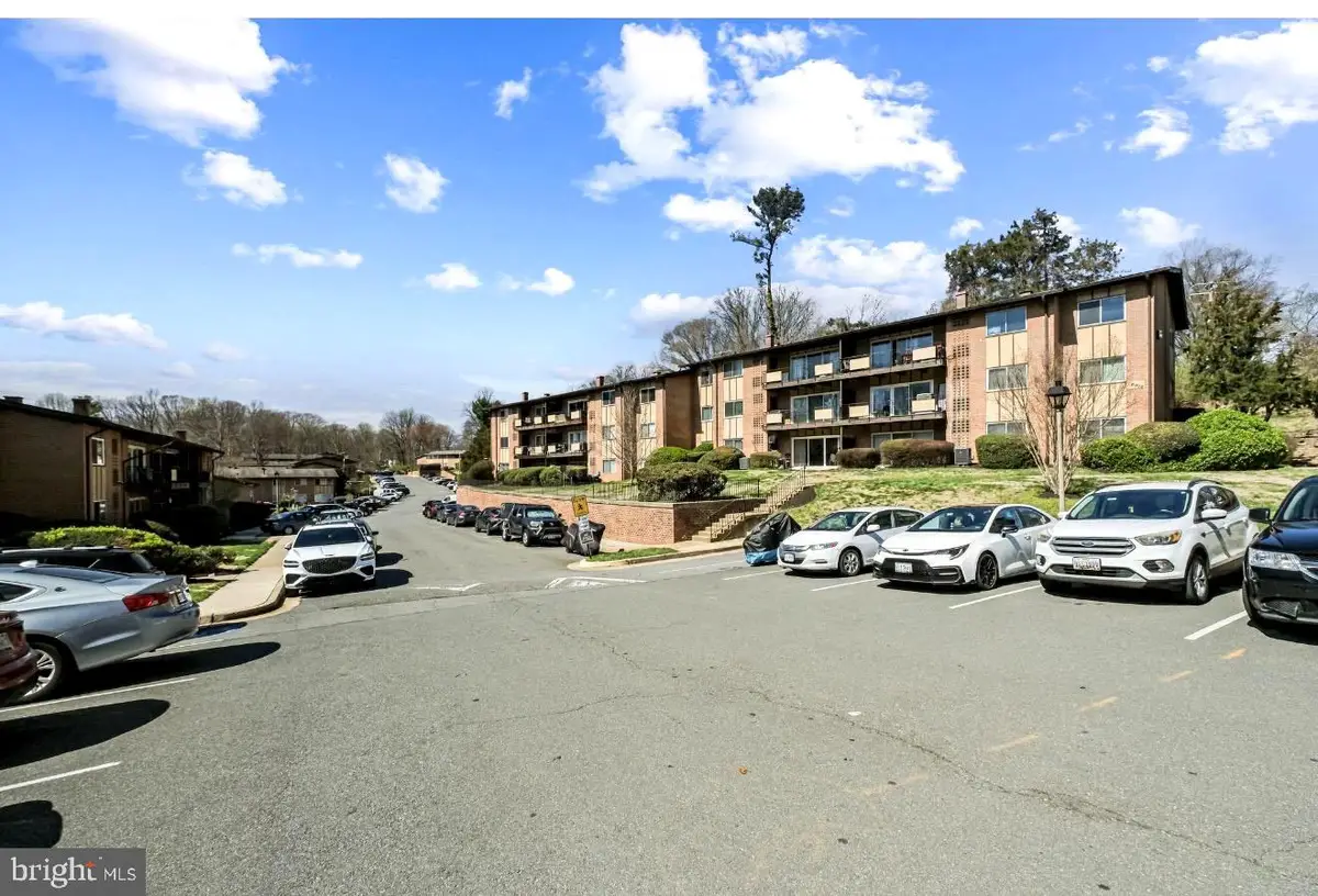 10025 Fair Woods Dr #144, Fairfax, VA 22030 - #1