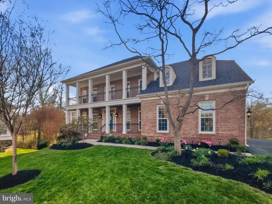 10123 Ratcliffe Manor Dr, Fairfax, VA 22030 - #2