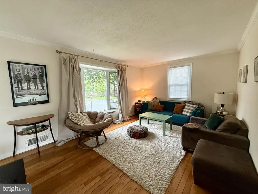 4040 Poplar St, Fairfax, VA 22030 - #2