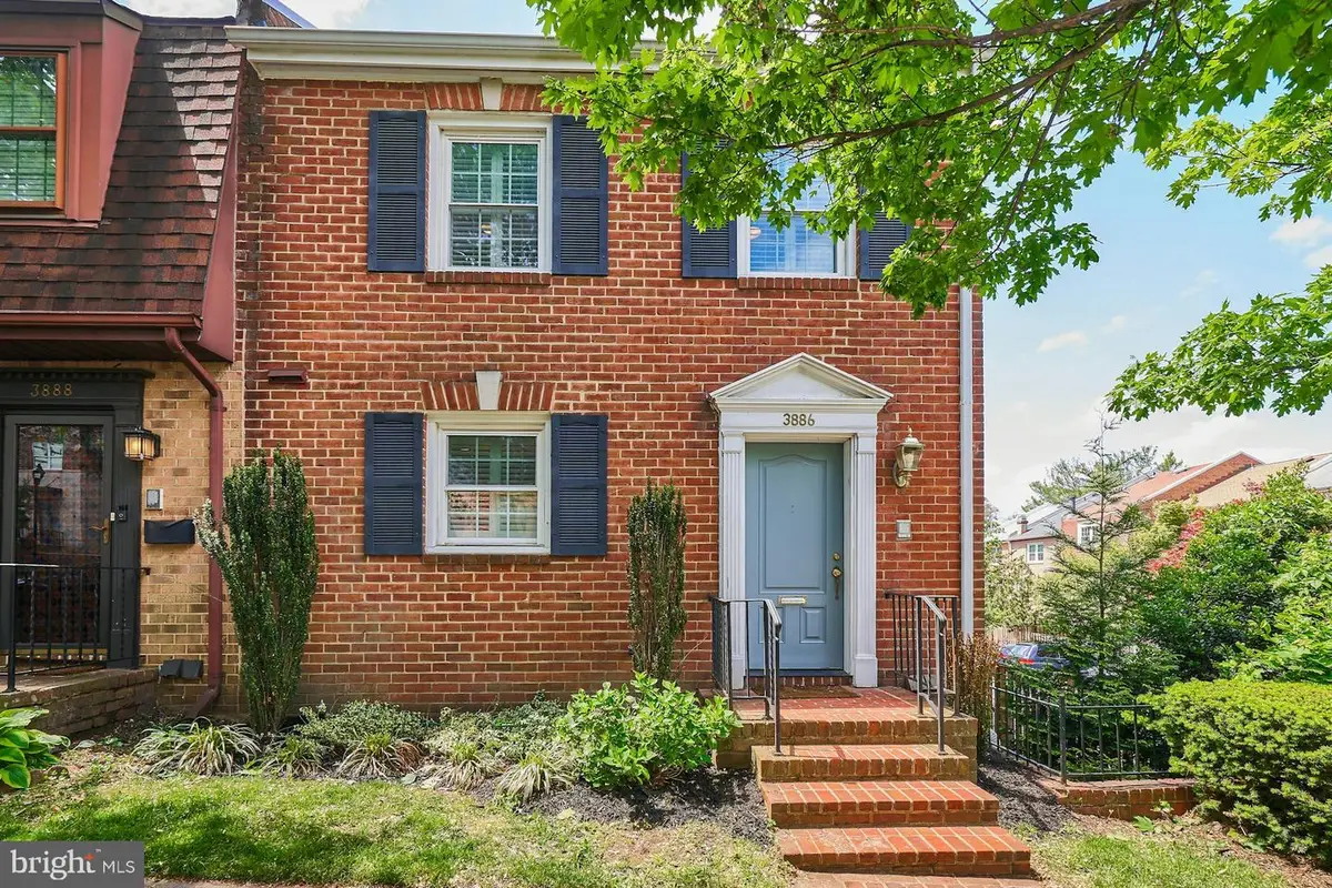 3886 University Dr, Fairfax, VA 22030 - #1