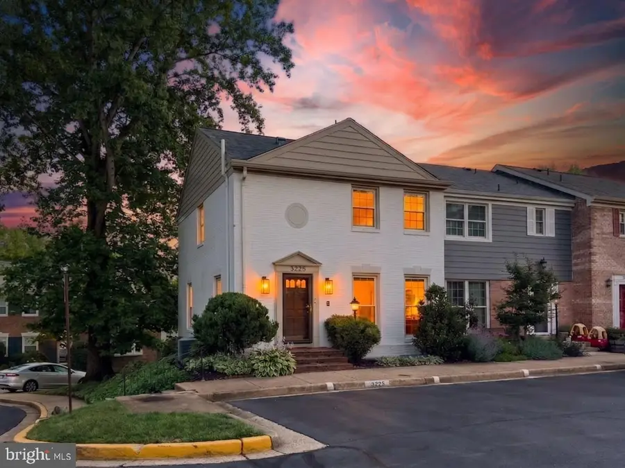 3225 Adams Ct, Fairfax, VA 22030 - #2