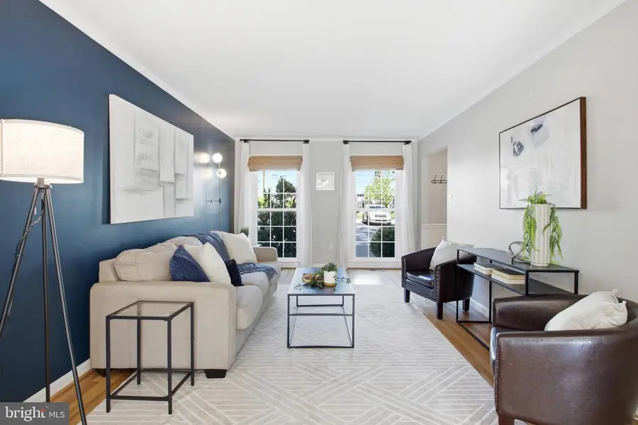 3225 Adams Ct, Fairfax, VA 22030 - #3