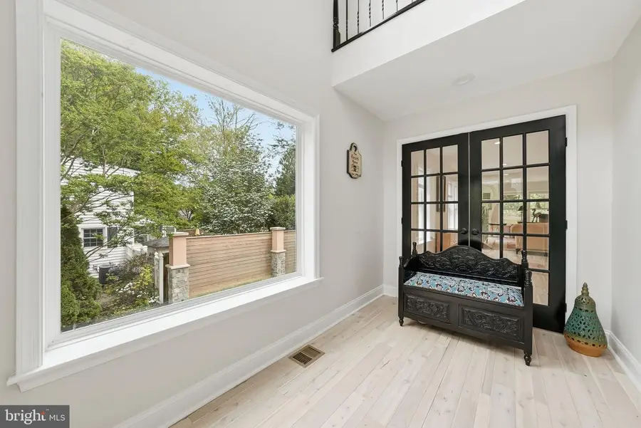 10129 Dwight Ave, Fairfax, VA 22032 - #3