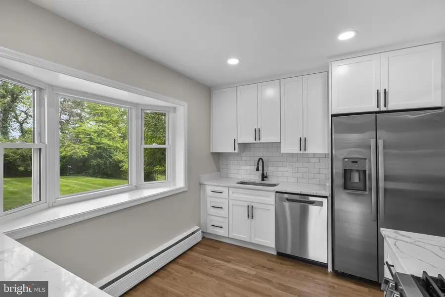 10242 Stratford Ave, Fairfax, VA 22030 - #2