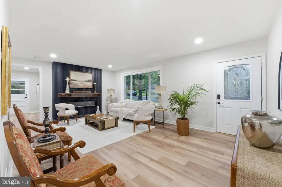 3629 Parklane Rd, Fairfax, VA 22030 - #3