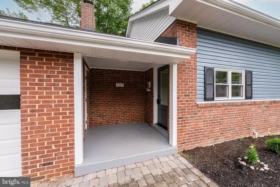 10915 Maple St, Fairfax, VA 22030 - #3