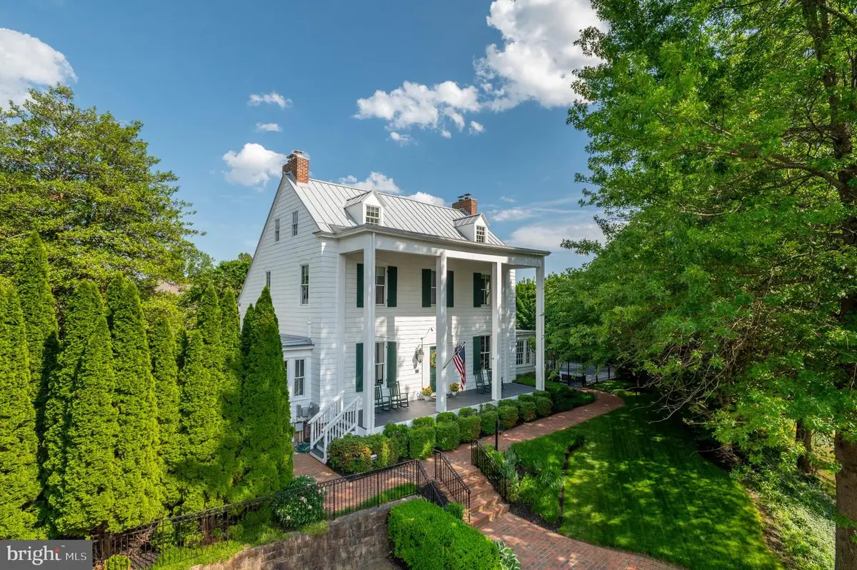 3430 Preservation Dr, Fairfax, VA 22031 - #1