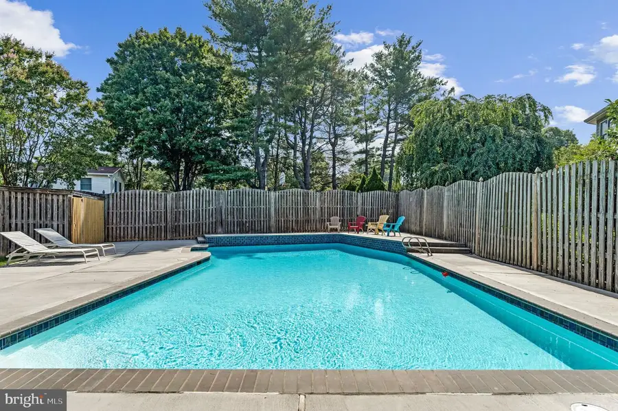 10371 Stratford Ave, Fairfax, VA 22030 - #2
