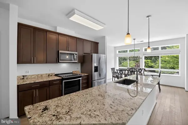 9430 Silver King Ct #103, FAIRFAX, VA 22031