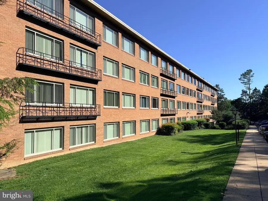 10570 Main St #302, Fairfax, VA 22030 - #3