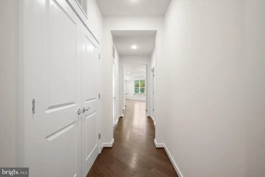 3985 Norton Pl #101, Fairfax, VA 22030 - #2