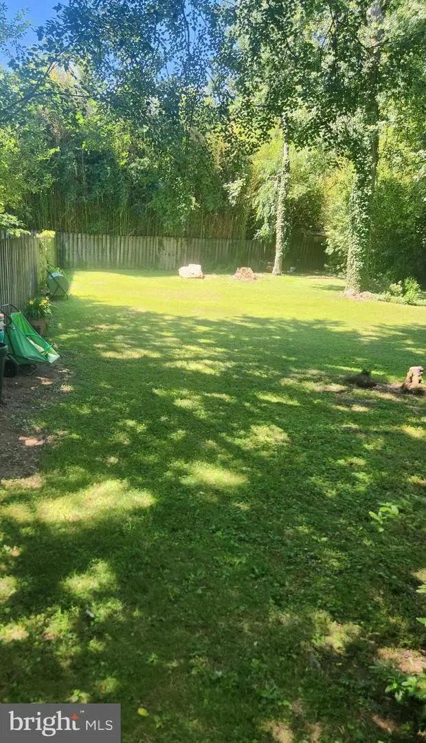 10909 Maple St, Fairfax, VA 22030 - #2