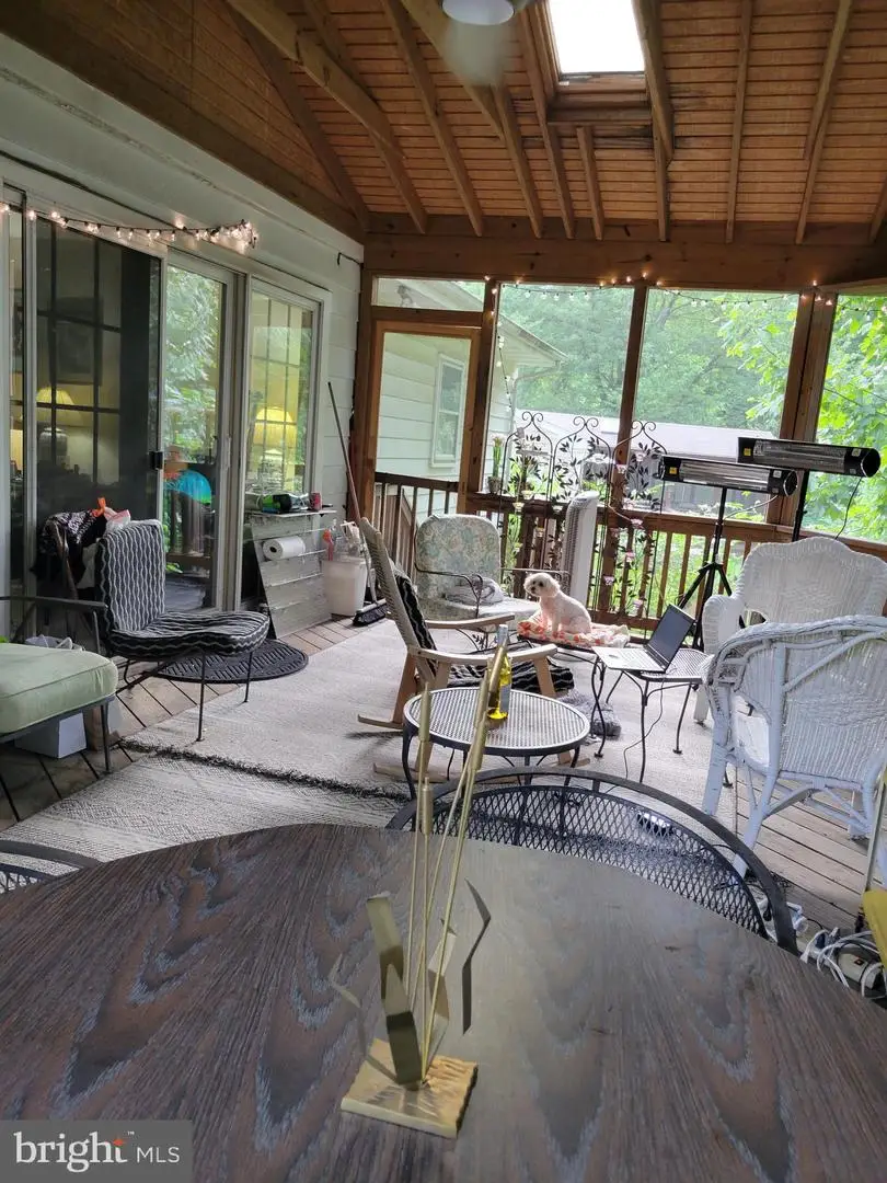 10104 Scout Dr, Fairfax, VA 22030 - #2
