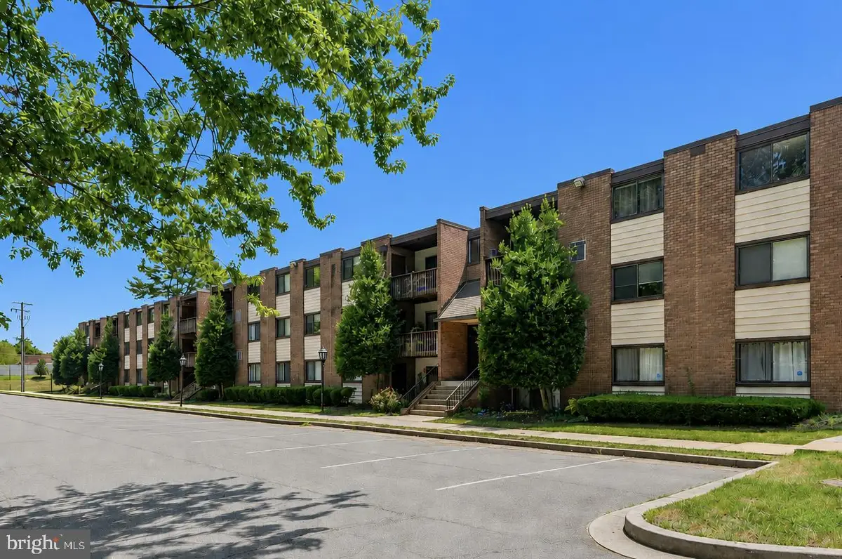 10725 West Dr #303, Fairfax, VA 22030 - #1