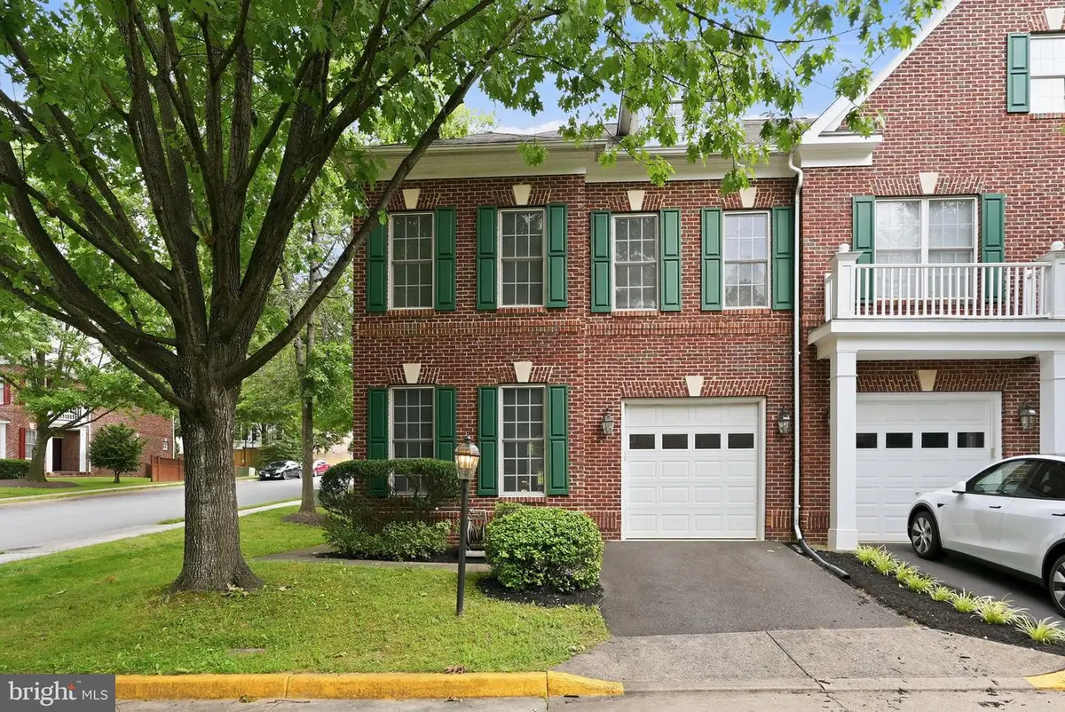 4331 Delegate Ct, Fairfax, VA 22030 - #1
