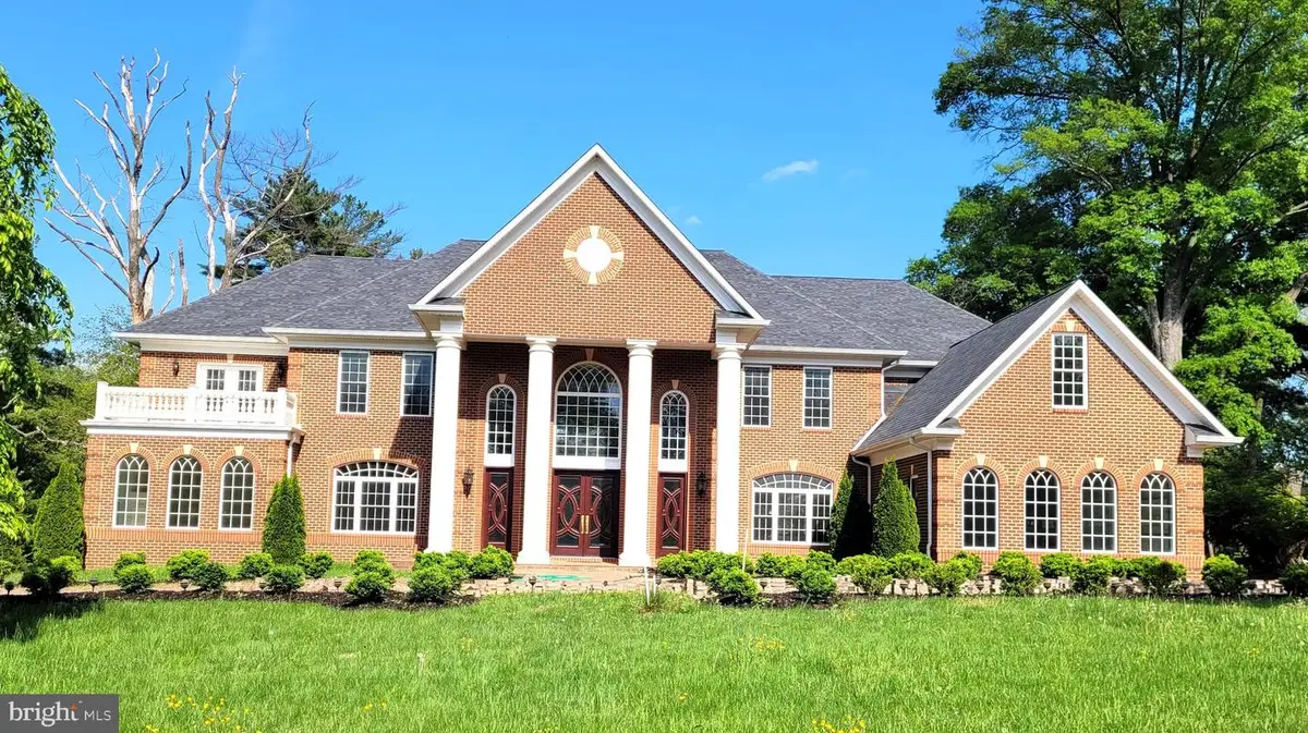 3617 Chain Bridge Rd, Fairfax, VA 22030 - #1