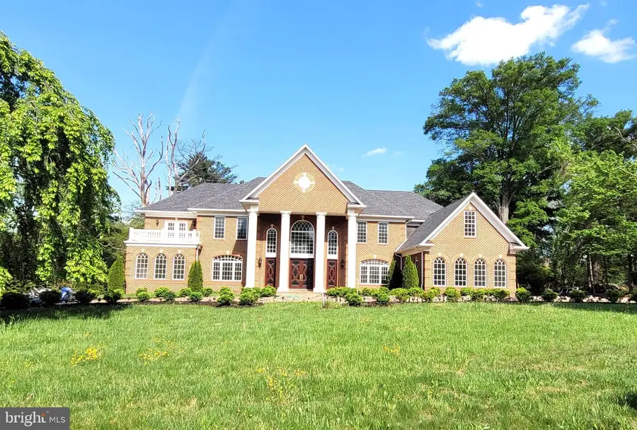 3617 Chain Bridge Rd, Fairfax, VA 22030 - #2