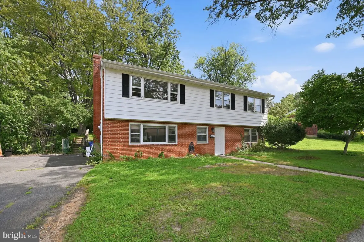 4211 University Dr, Fairfax, VA 22030 - #1