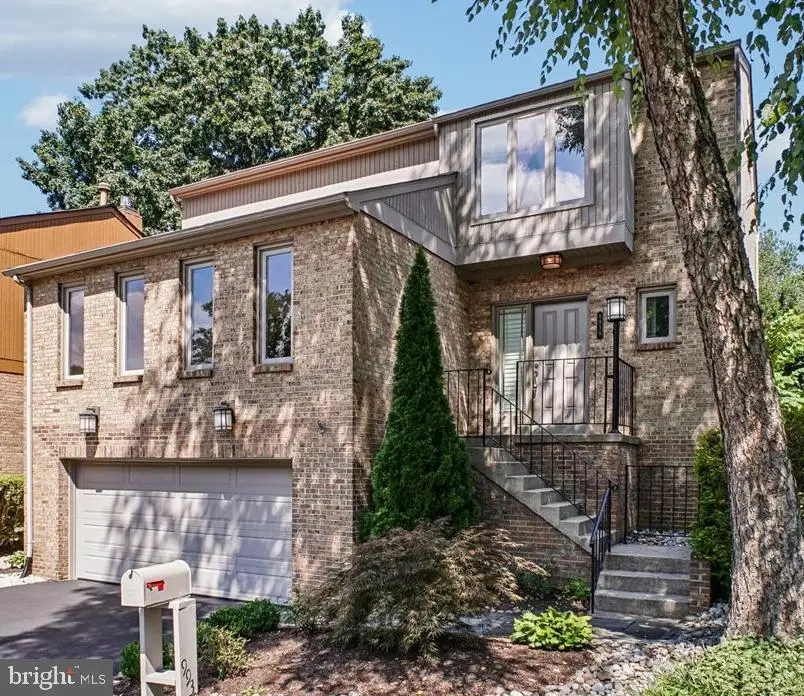 9938 Great Oaks Way, Fairfax, VA 22030 - #1