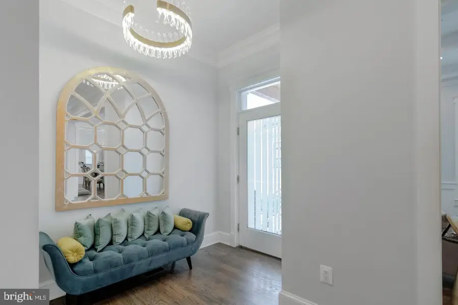 10704 Warwick Ave #a, Fairfax, VA 22030 - #3