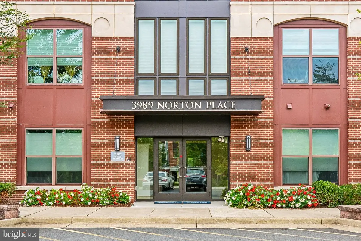 3989 Norton Pl #402, Fairfax, VA 22030 - #1