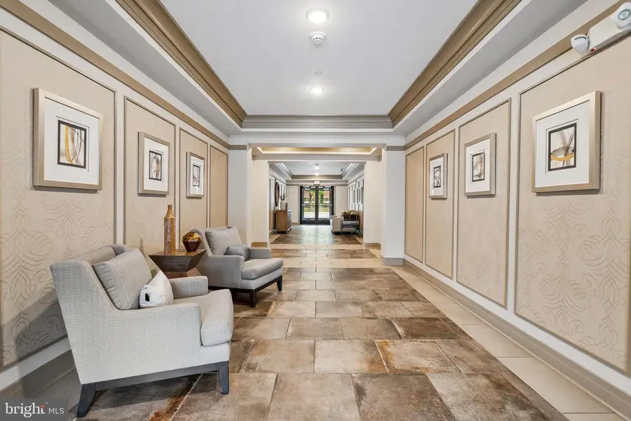 3989 Norton Pl #402, Fairfax, VA 22030 - #3