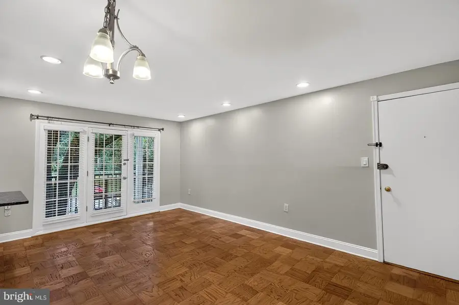 9453 Fairfax Blvd #204, Fairfax, VA 22031 - #2