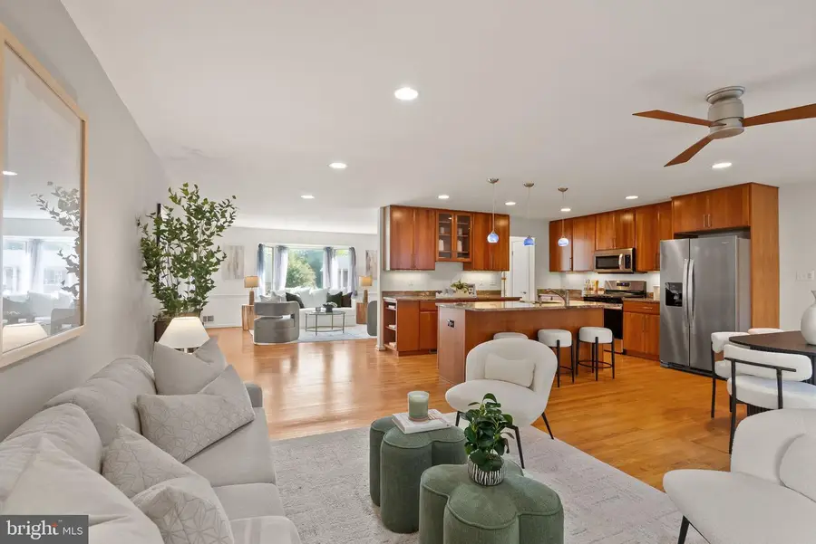 3607 Colony Rd, Fairfax, VA 22030 - #2
