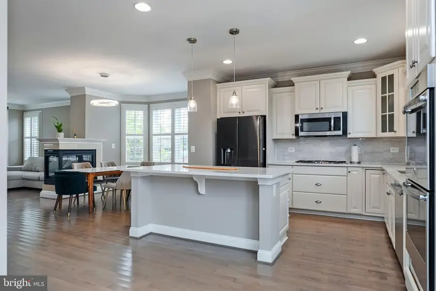 10601 School St, Fairfax, VA 22030 - #2