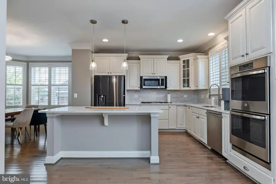 10601 School St, Fairfax, VA 22030 - #3