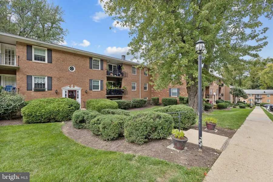 3846 Lyndhurst Dr #102, Fairfax, VA 22031 - #2