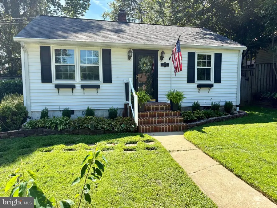 10927 Milburn St, Fairfax, VA 22030 - #2