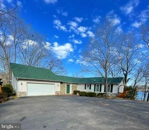 324 Indian Pointe Dr, Hardy, VA 24101 - #2