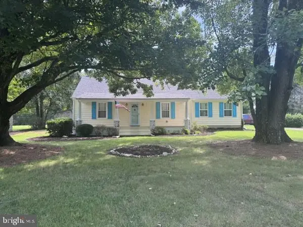 17 Parrish Ln, KENTS STORE, VA 23084