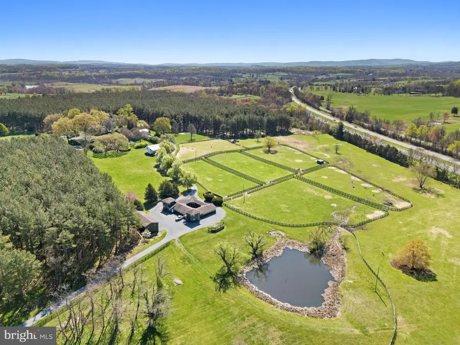 3252 Winchester Rd, Delaplane, VA 20144 - Image #2