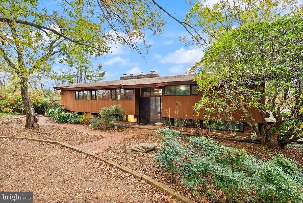 7099 Glen Curtiss Ln, Warrenton, VA 20187 - Image #1