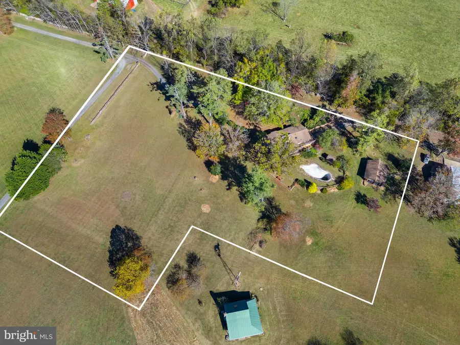 7099 Glen Curtiss Ln, Warrenton, VA 20187 - Image #2