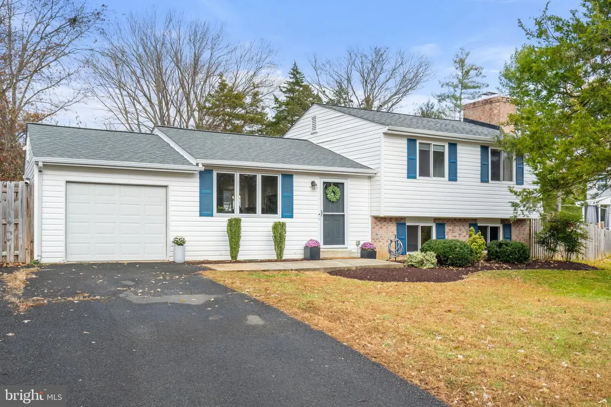 6410 Nordix Dr, Warrenton, VA 20187 - Image #1