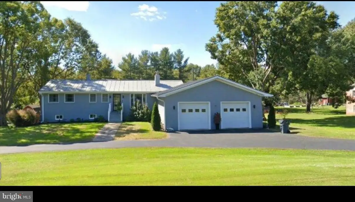 8746 Meetze Rd, Warrenton, VA 20187 - Image #1