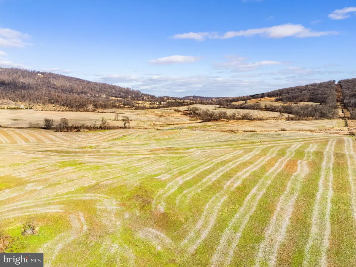 1041 Winchester Rd, Paris, VA 20130 - Image #1