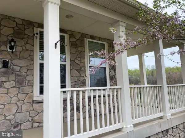 8091 Side Hill Dr, WARRENTON, VA 20187