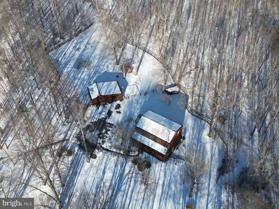 10418 Cliff Mills Rd, Marshall, VA 20115 - Image #2