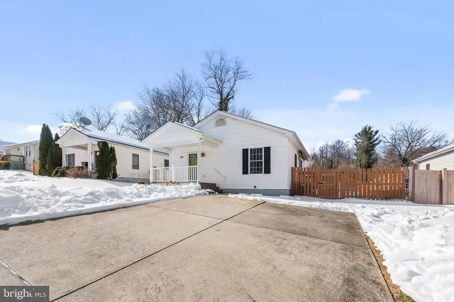 186 Sterling Ct, Warrenton, VA 20186 - Image #3