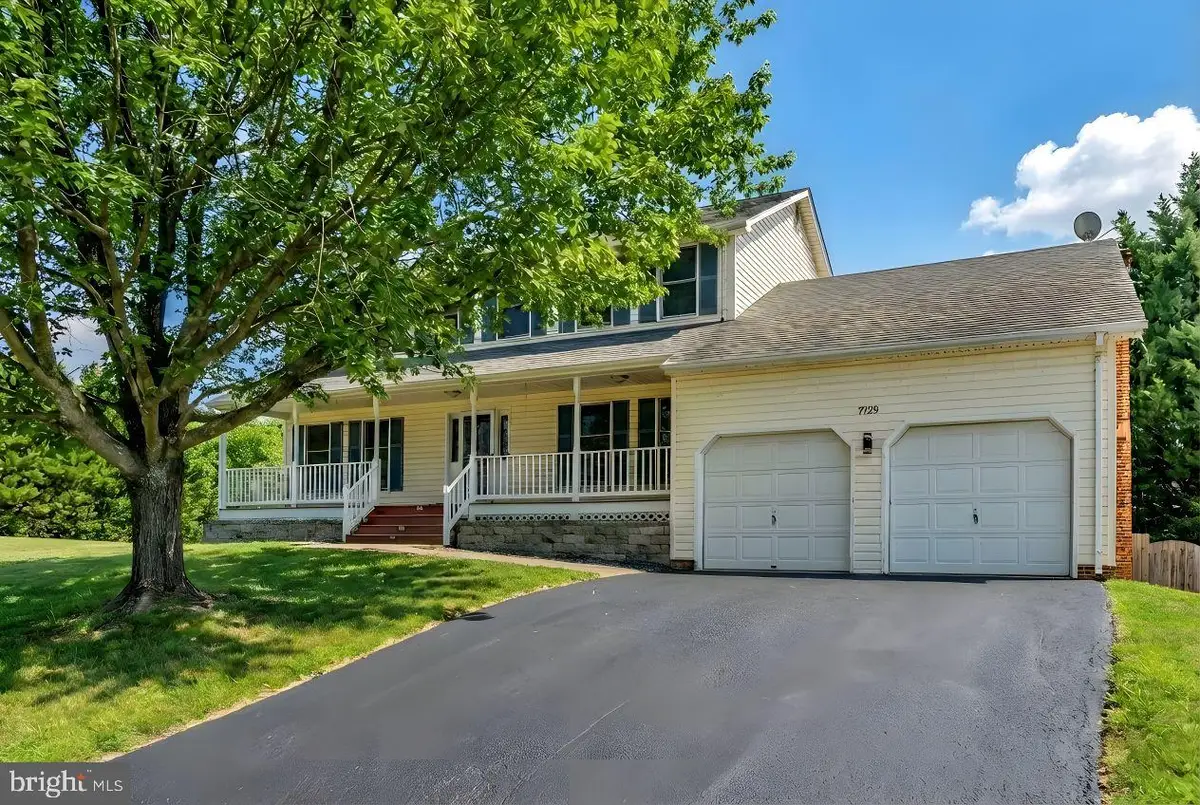 7129 Cavalry Dr, Warrenton, VA 20187 - #1