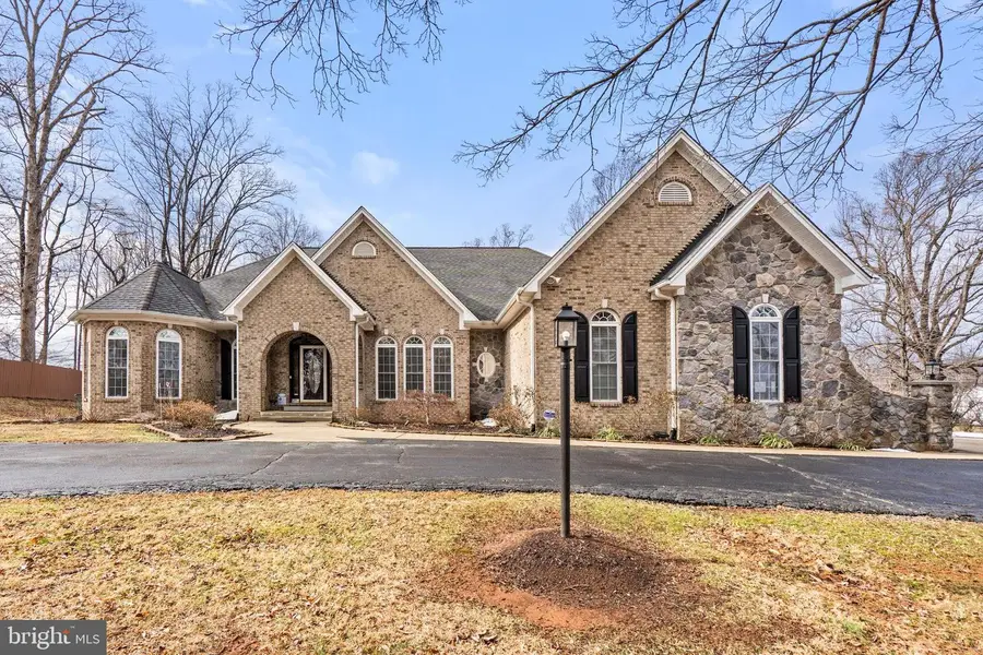 8342 Lunsford Rd, Warrenton, VA 20187 - #2