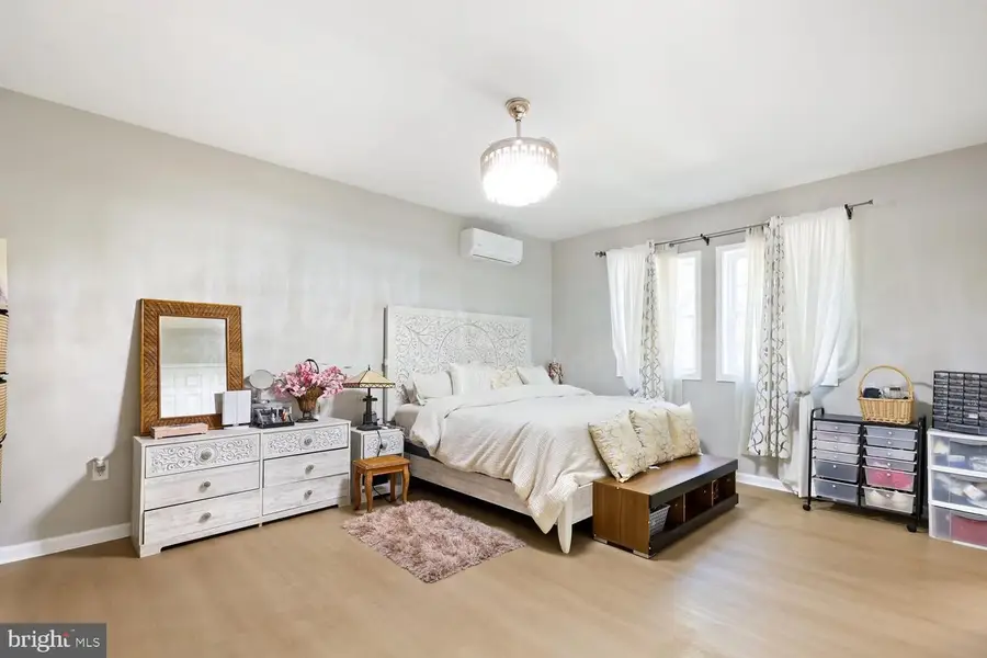 9463 Rogues Rd, Midland, VA 22728 - #3