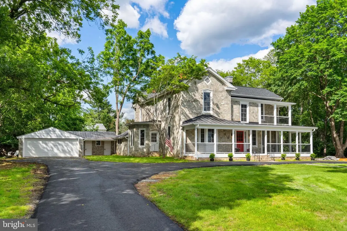 105 E Washington St, Remington, VA 22734 - #1