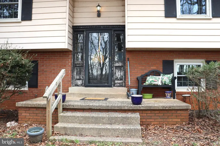 9305 Lees Ridge Rd, Warrenton, VA 20186 - #3