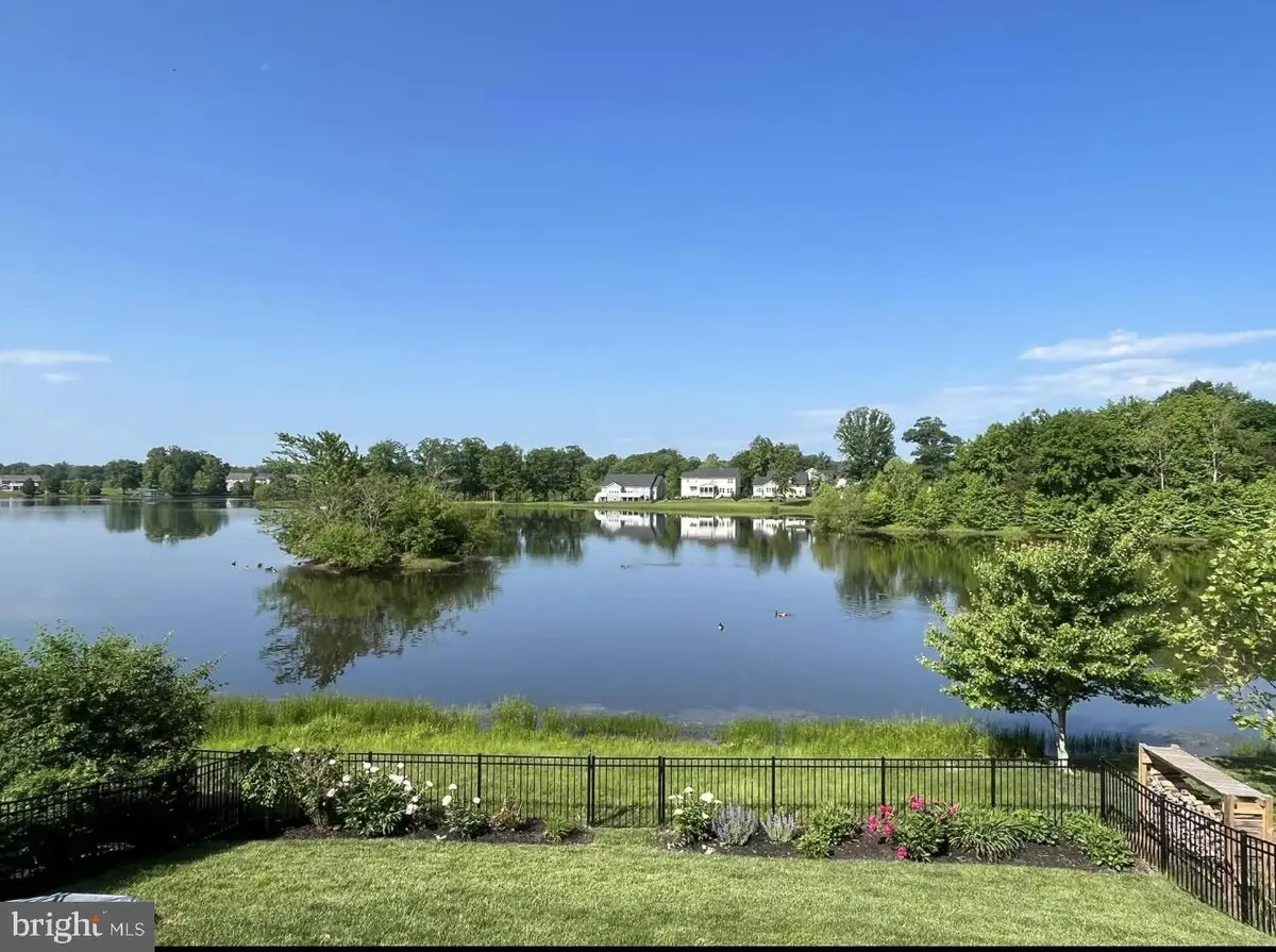 7126 Lake Dr, Warrenton, VA 20187 - #1